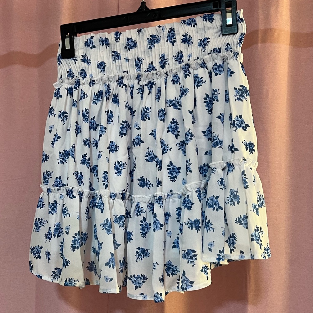 ALTAR’D STATE FLORAL SKIRT BLUE AND WHITE